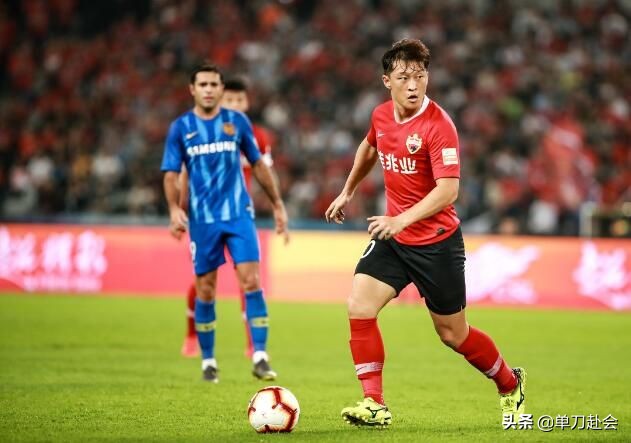 前国脚复出征战中甲赛场,前国脚47岁复出踢中甲联赛