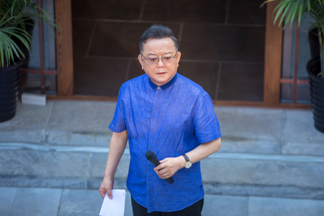 综艺大观谁主持过,综艺大观第一期主持人