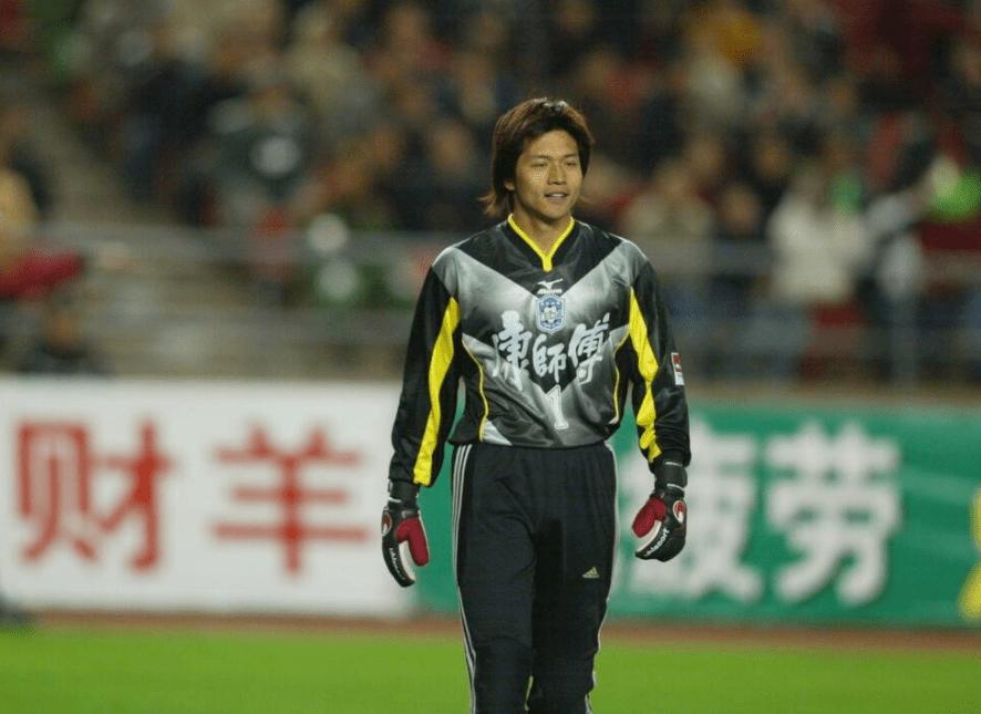 门将颜骏凌曾诚王大雷,中国足球最佳门将曾诚颁奖