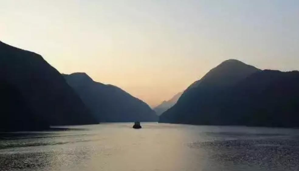 七绝八首/江湖梦：占得江湖方寸土，临风看月听村鸦