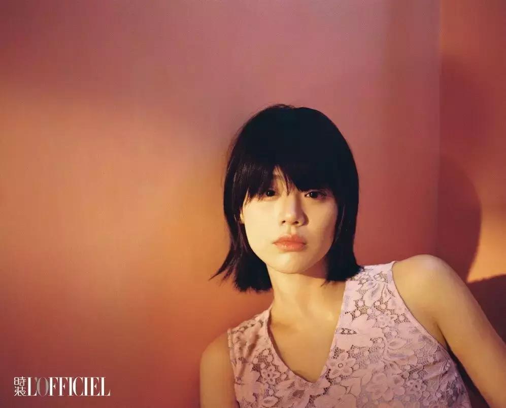 内扣怎么卷短发,一边内扣一边外翘短发