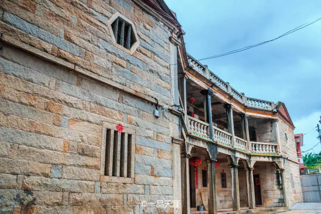 探大钱，起大厝，每个闽南人心中都有座南洋楼