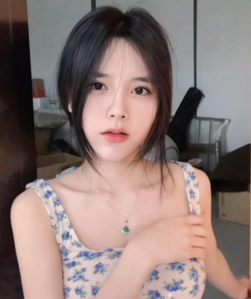 从拼车名媛到替夫捞金，掌握千万流量的卖肉西施，比你想得更会玩