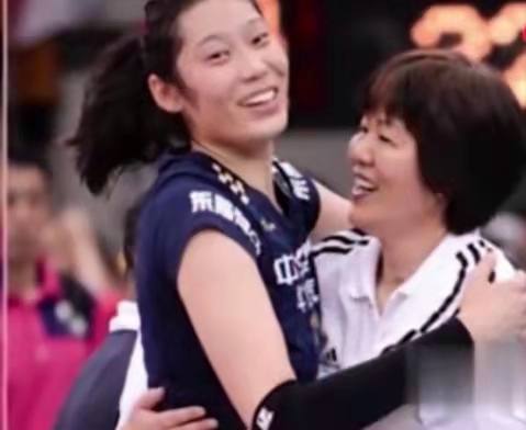河南农村女孩，靠打排球，年薪超千万，逆袭成女排队长、奥运冠军