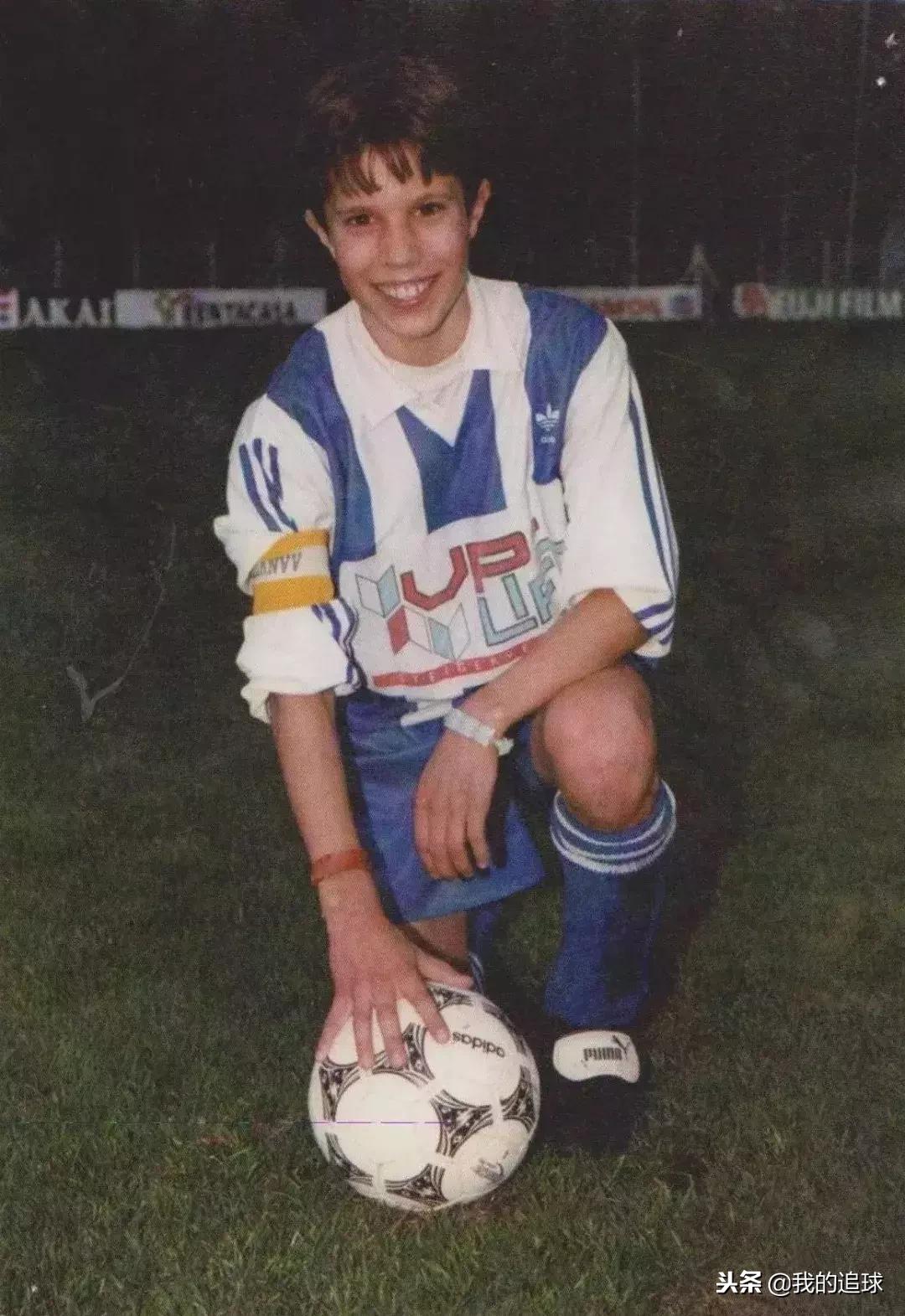 范佩西飞翔高清,范佩西上演飞翔的荷兰人