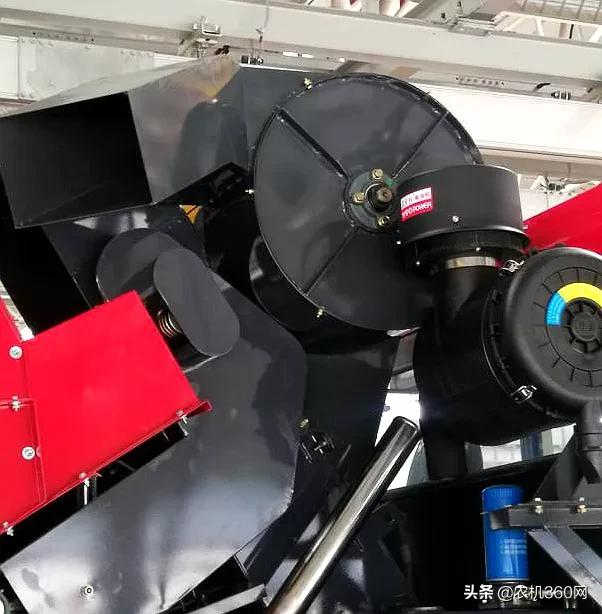 东方红新款玉米机,东方红玉米收获机21款