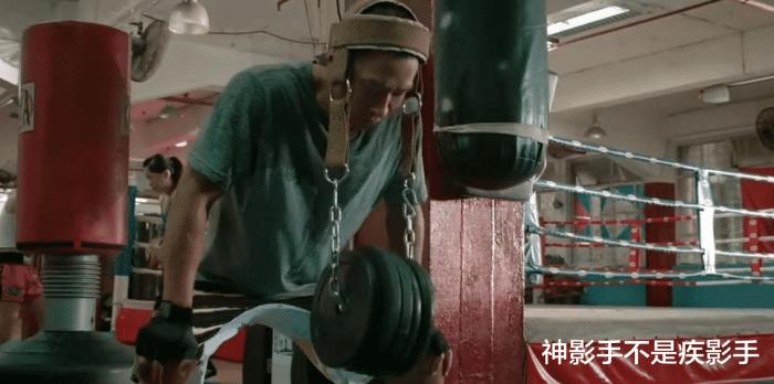 两个大男人在笼子里亲了起来！每次给我力量的原来是部拳击片？