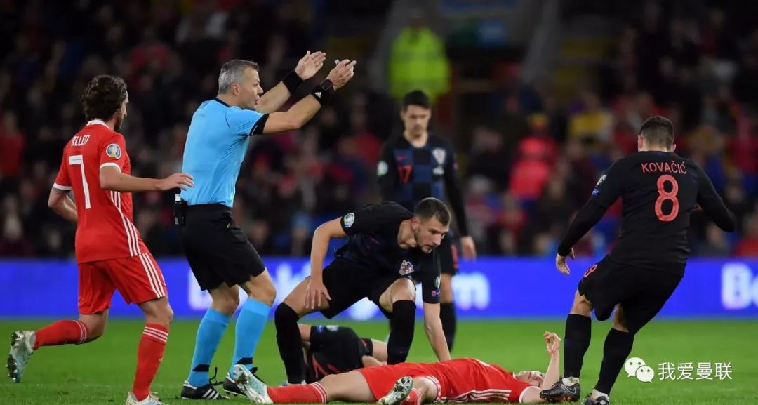 曼联新援遭遇惊魂一刻！倒地晕迷数分钟，周末双红会伤不起