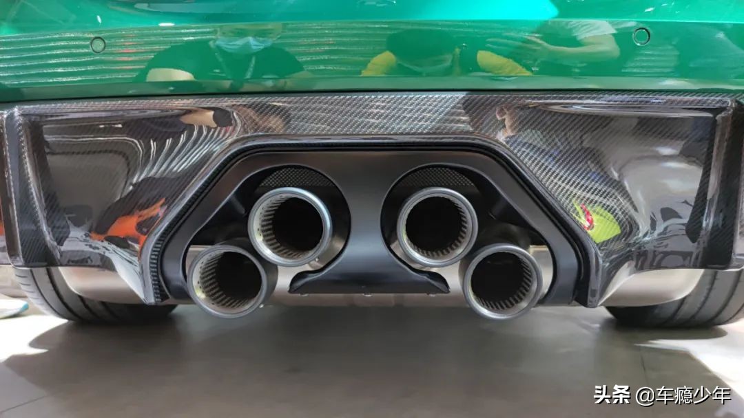 最新款宝马4驱m3,中置四出排气宝马