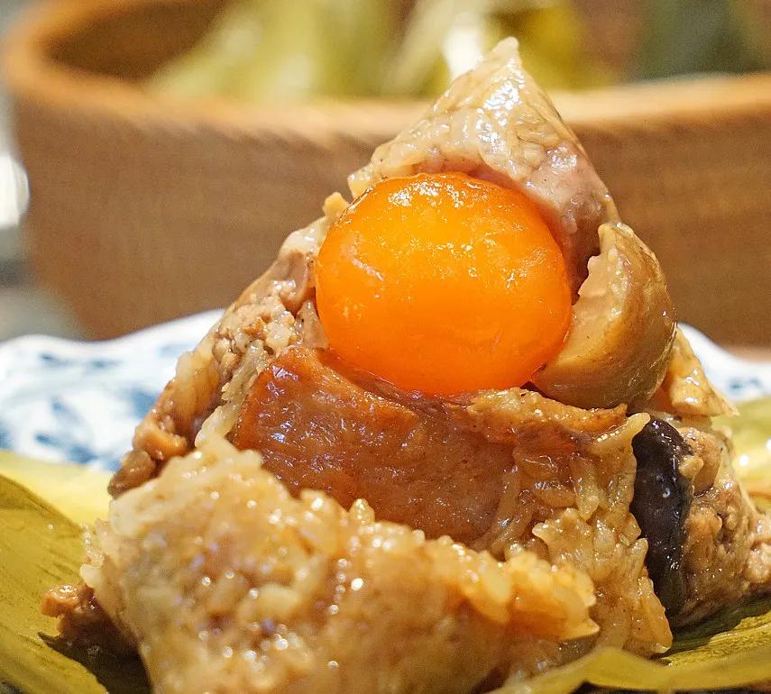 粽子里面的咸蛋黄要烤一下吗,做粽子用咸蛋黄剩下的蛋白怎么吃