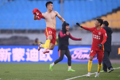 谭龙获中甲金靴,谭龙中甲射手王