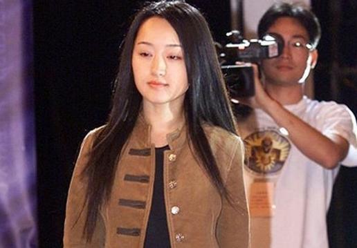 再谈赖文峰，杨钰莹仍热泪盈眶，被毁掉的上半生，不只因“初恋”