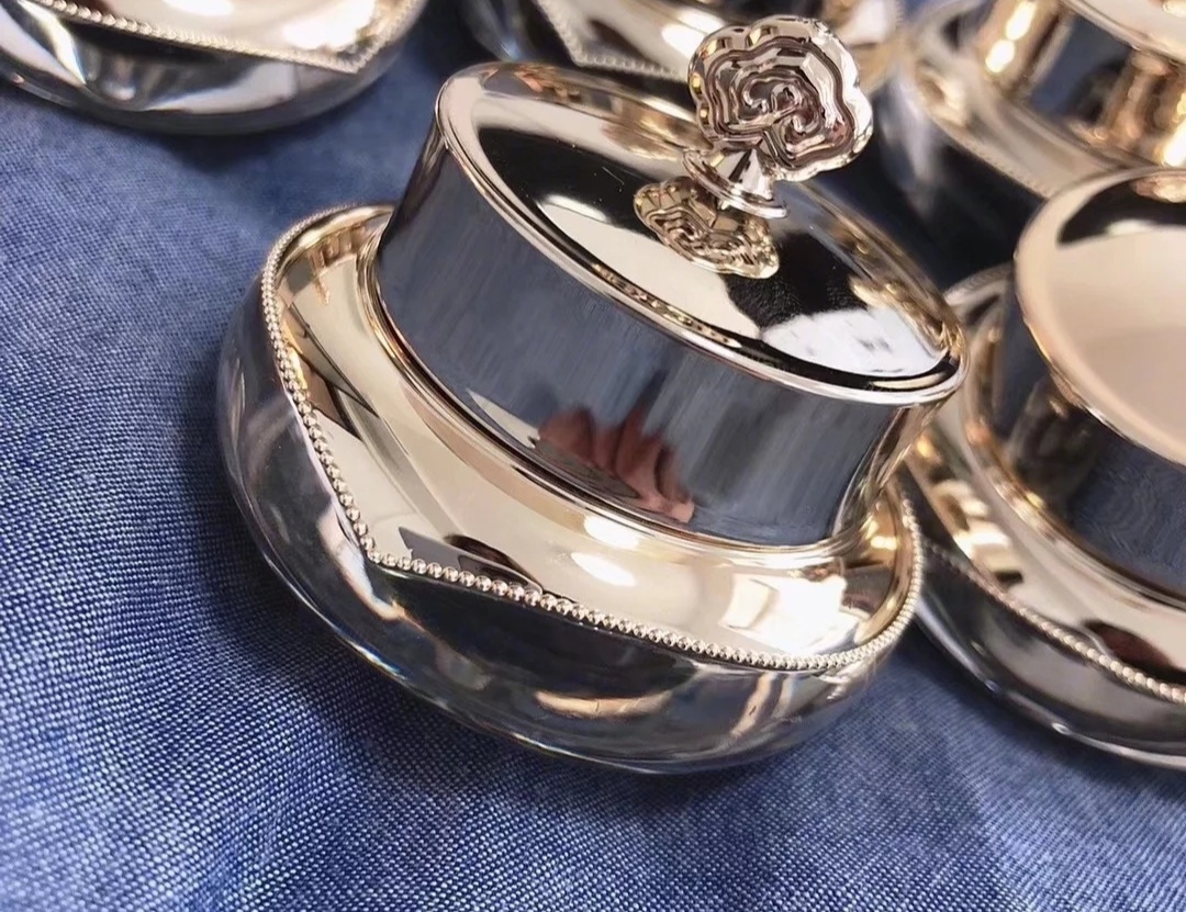 雅诗兰黛眼霜哪一款抗老效果更好,雅诗兰黛40岁眼霜哪个系列好用