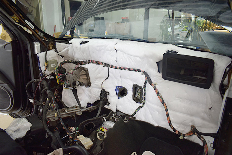 佛山首指-大能汽车隔音，吉普汽车隔音改装大能、大麦隔音除异味