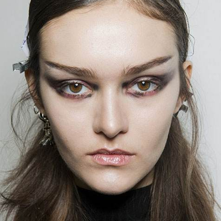 新手用眉笔画眉视频,新手画眉毛用一支眉笔画眉教程