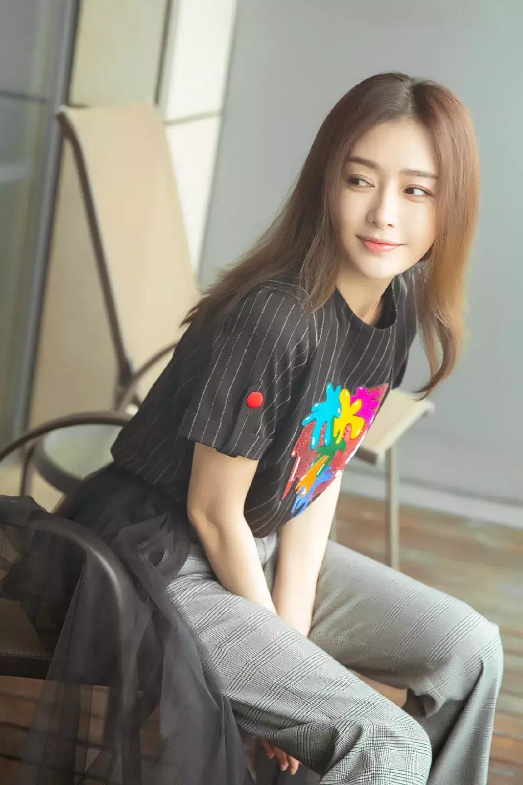 倒大脸适合什么发型,大脸女适合什么发型