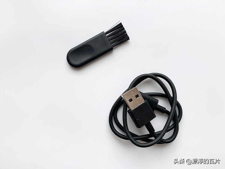 大黄蜂定制版须眉剃须刀,上谷剃须刀和须眉剃须刀