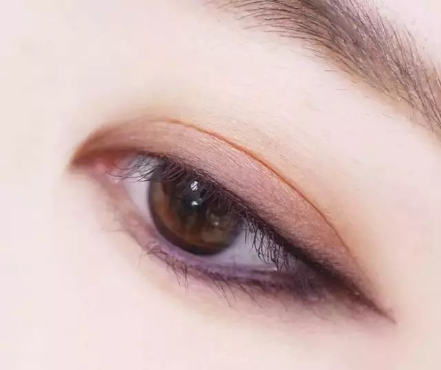 高级感妆面的化妆要点,简单易上手的甜酷妆容