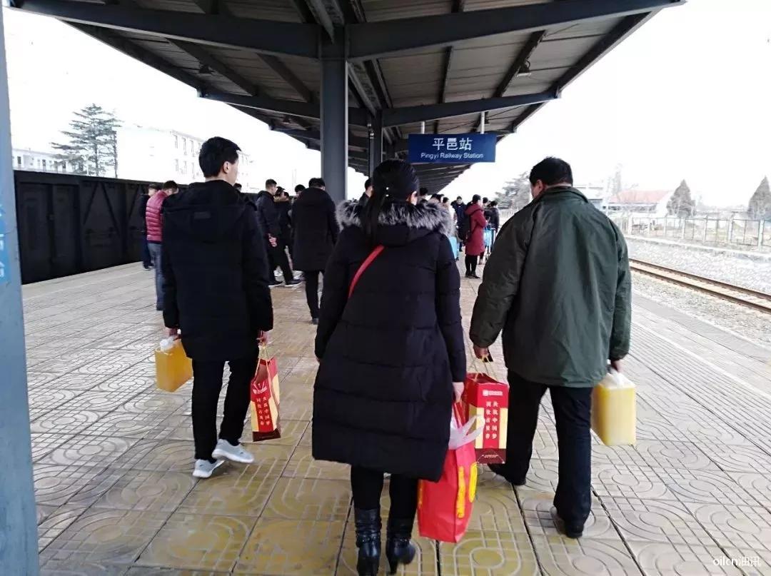 带菜籽油坐高铁可以过安检吗,坐高铁乘客能带食用油吗