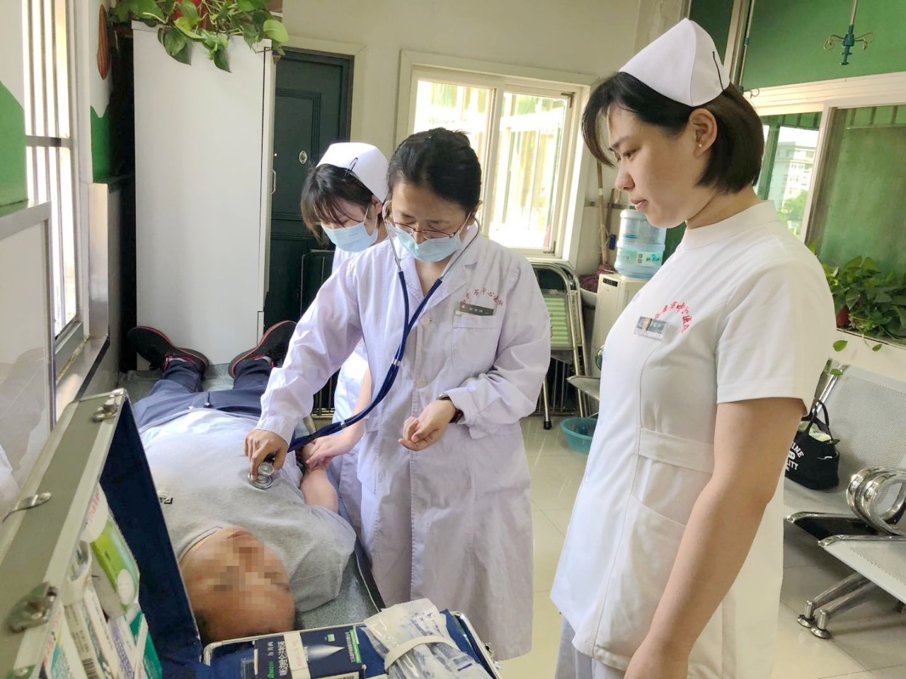 小孩输液过敏晚上加重,12岁孩子输液过敏起疙瘩