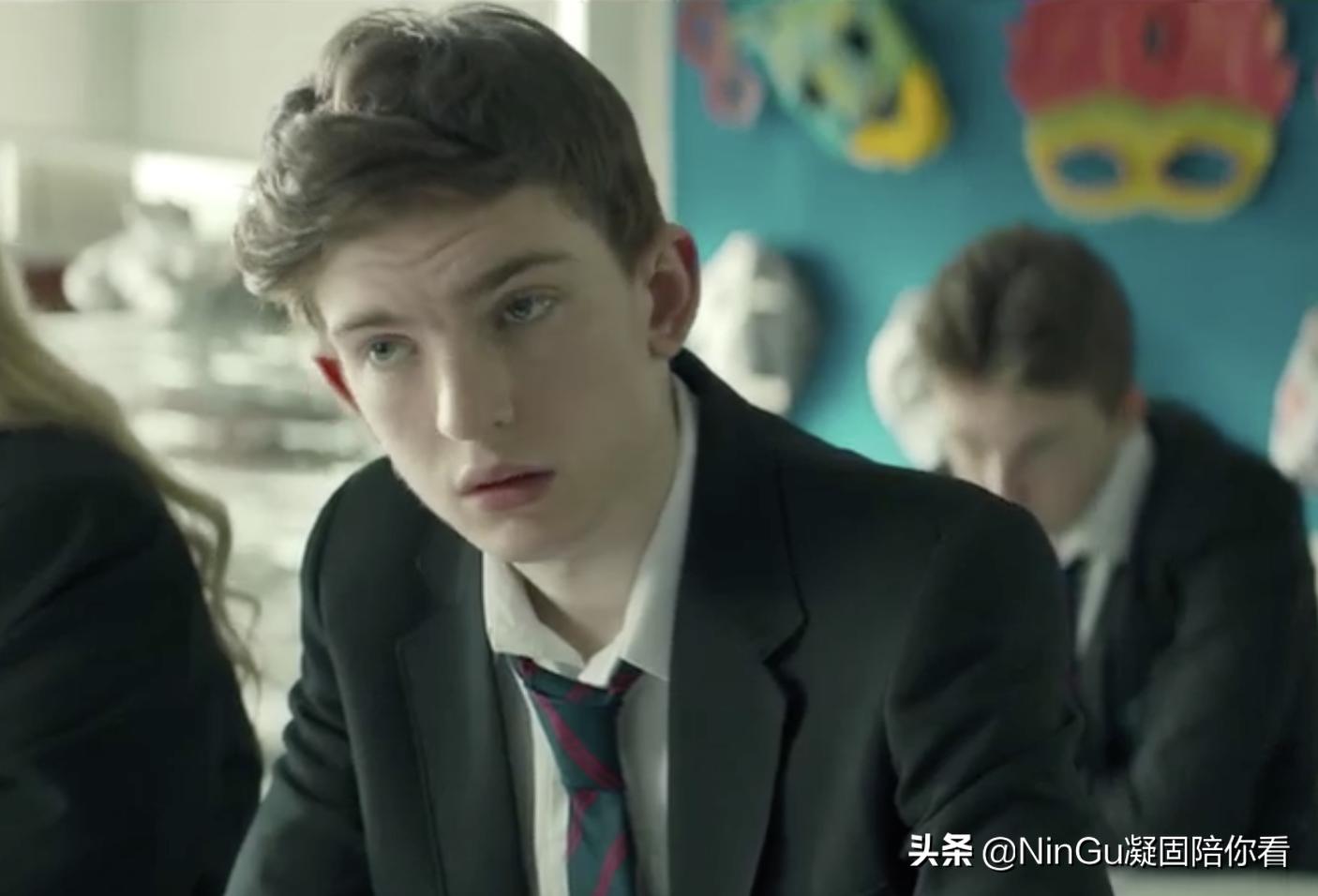 男子被炸碎后发现自己变成机器人,男子被枪击中变身