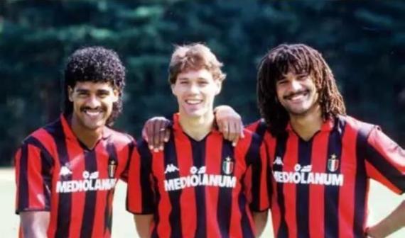 荷兰三剑客时期11号球员,荷兰三剑客左边锋