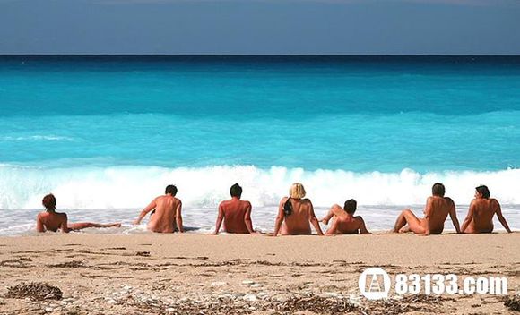 看看这几个国家对于在海滩上LUO和不“LUO的区别吧.