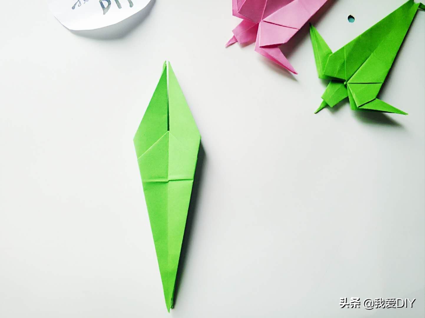 小燕子教大家折礼物盒,小燕子折法慢放视频