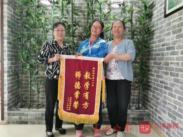 “自信才有力量向前冲！”昆十中这名662分的考生，在逆境中乐观成长