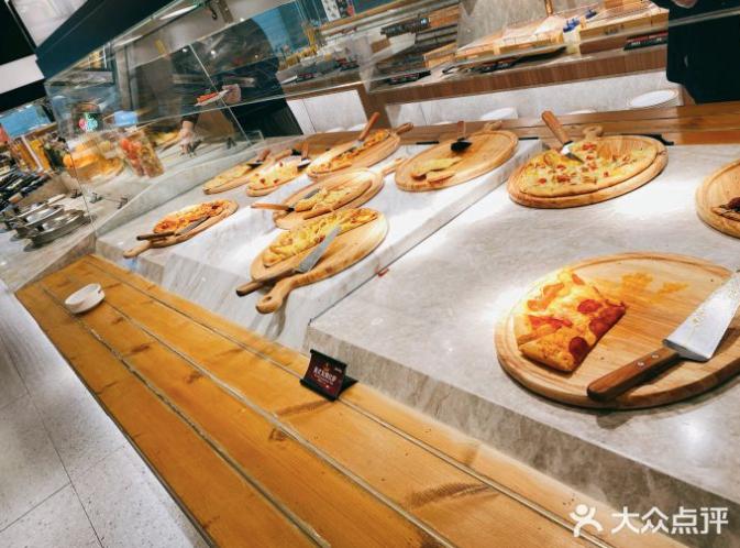 口味上乘服务一流环境优美,比格比萨自助和必胜客
