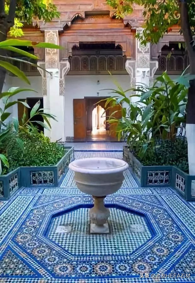 东莞庭院铺地红砂岩石材,芝麻灰石材庭院铺地效果