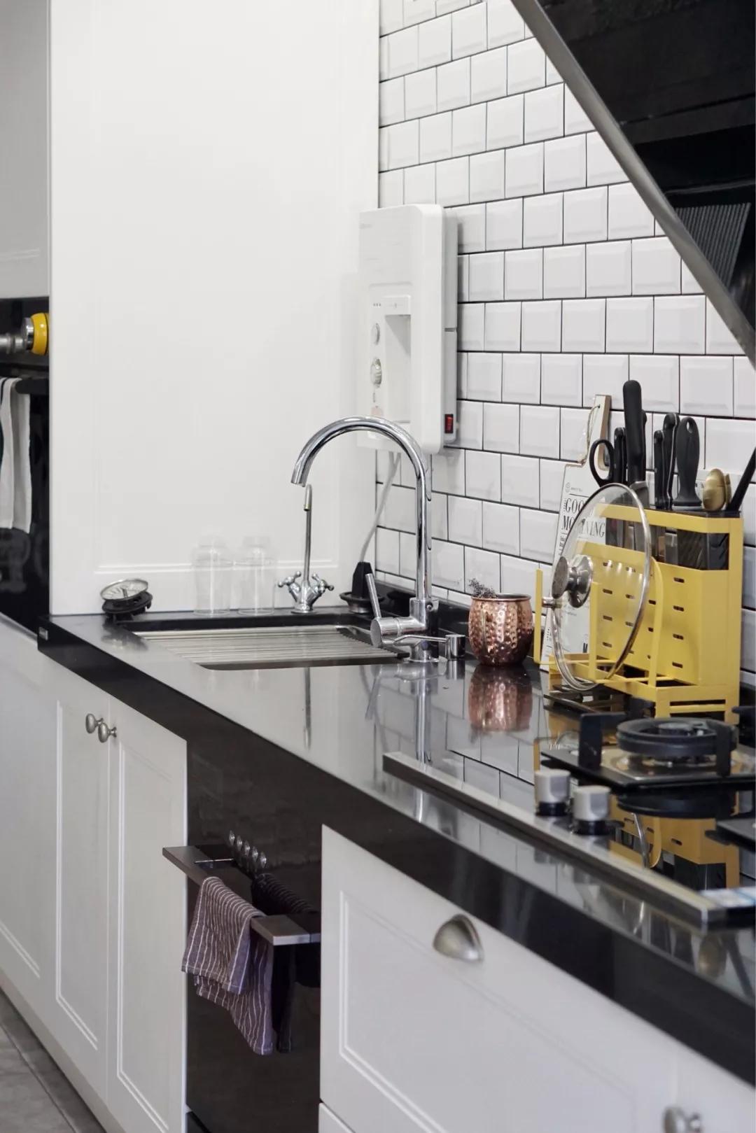 厨房台面什么颜色耐用好看,厨房台面哪种材料最耐脏