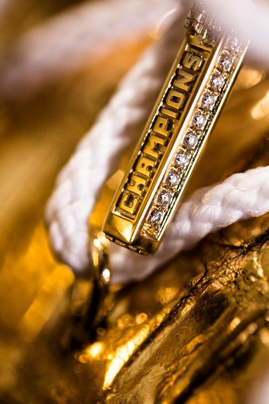 珠光宝气的穿着,珠光宝气光鲜亮丽