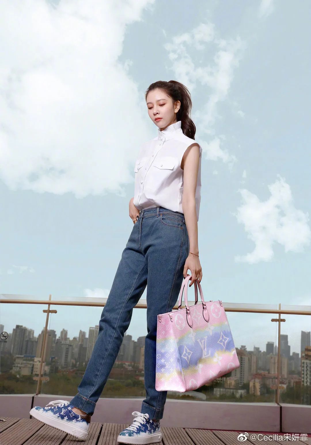 时髦精示范一件白t的100种穿法,一件白t多种穿法女显瘦