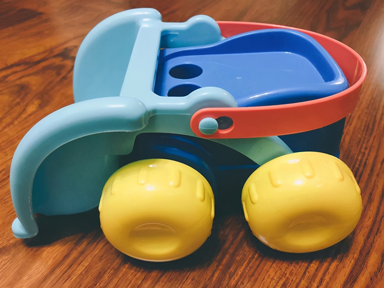 宝宝误食水晶泥多久可以确定没事 (宝宝误食了水晶泥后会有什么反应)