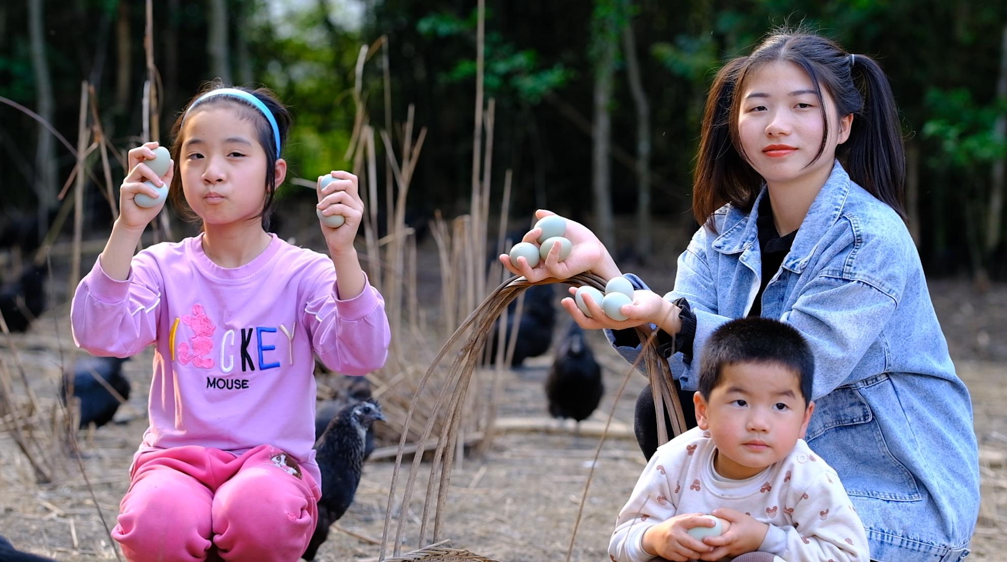 卖完公鸡留母鸡生蛋，不按斤按盒卖70-100块，居然收入千万