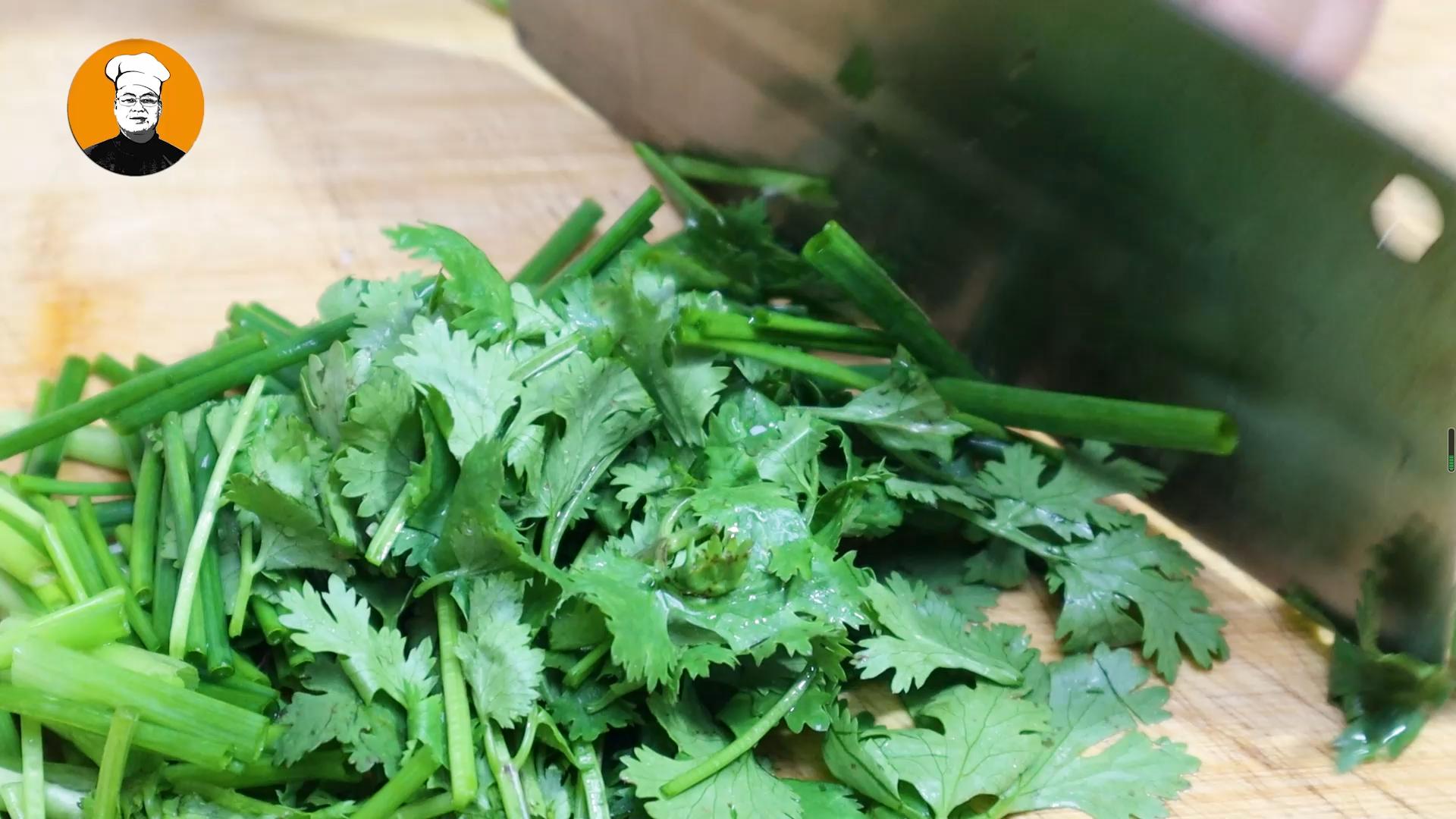馄饨好吃的关键在调馅和汤底,馄饨最好喝的汤怎么调