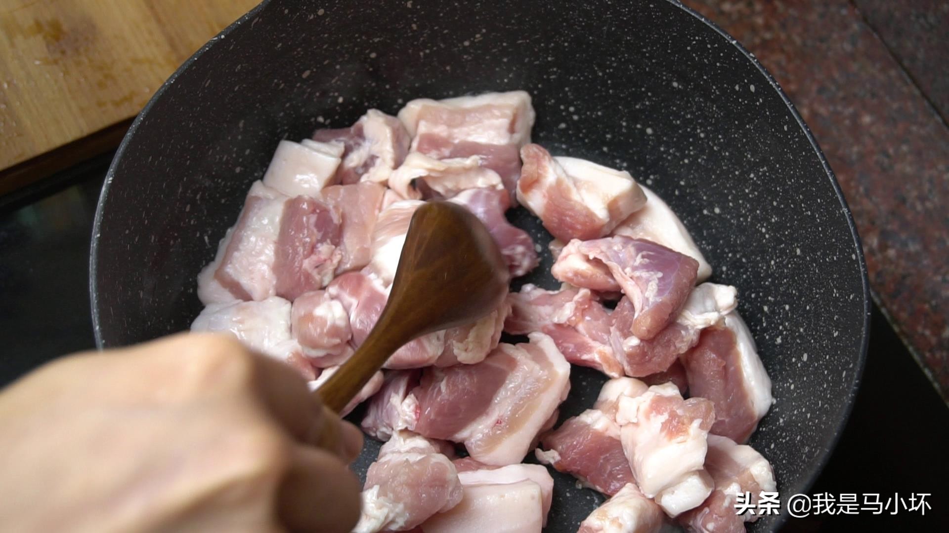 客家人最爱春笋这做法，咸香开胃好下饭，出锅拌汁都能吃3碗饭