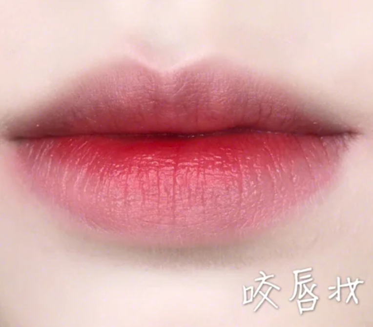 当下最火的口红画法时尚减龄,平唇口红的正确画法