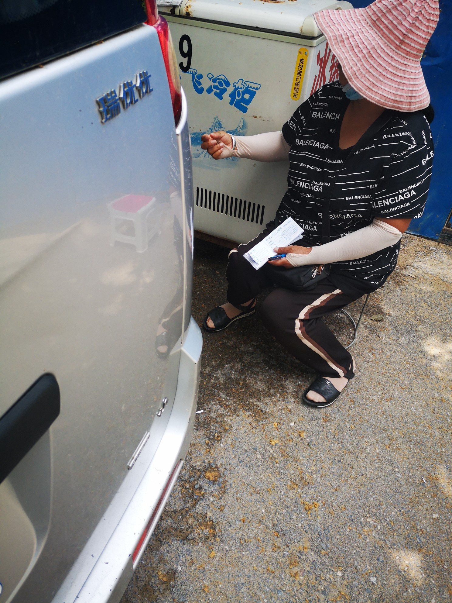 暗访郑州客运站,都市报道郑州大巴车站外揽客