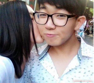 曝宋祖儿疑醉酒踢人澄清,宋祖儿喝醉酒踢路人完整版