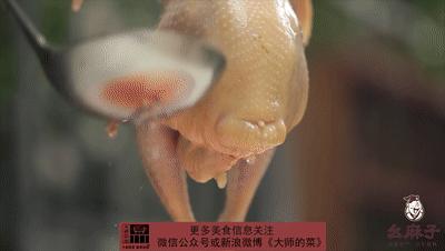给你们推荐这道嘎滋脆的脆皮烧鸡！看视频口水就已经不受控制了