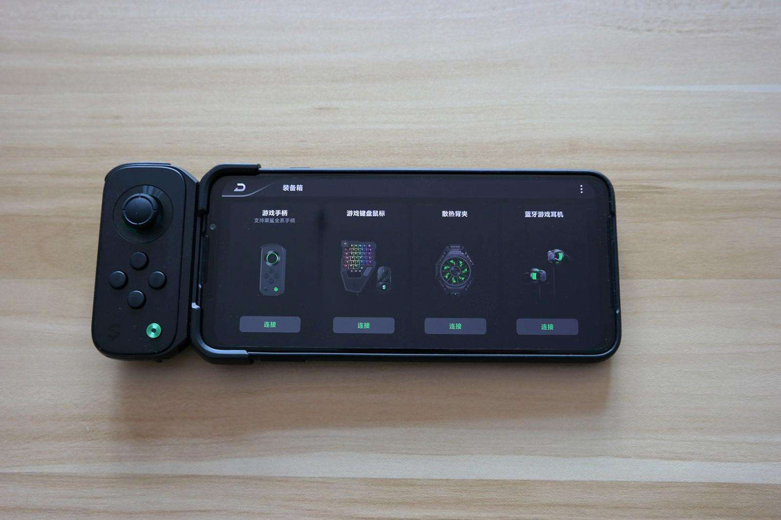 飞智八爪鱼手柄和北通手柄哪个好,飞智和黑鲨的游戏手柄哪个好