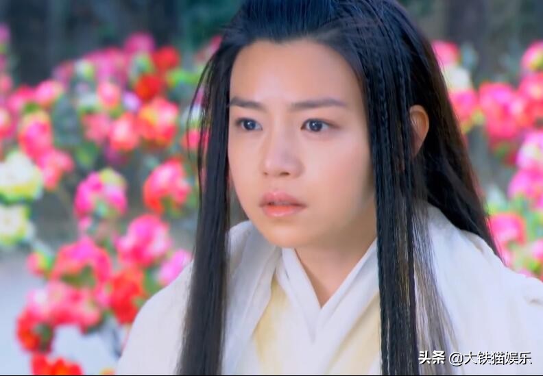 这4位女星太难了！被一位女配艳压不算啥，个个女配都吊打才尴尬