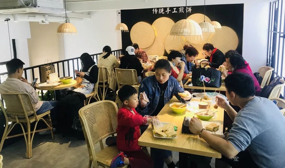 邻村二妮家的煎饼,东海二妮菜煎饼哪家好吃