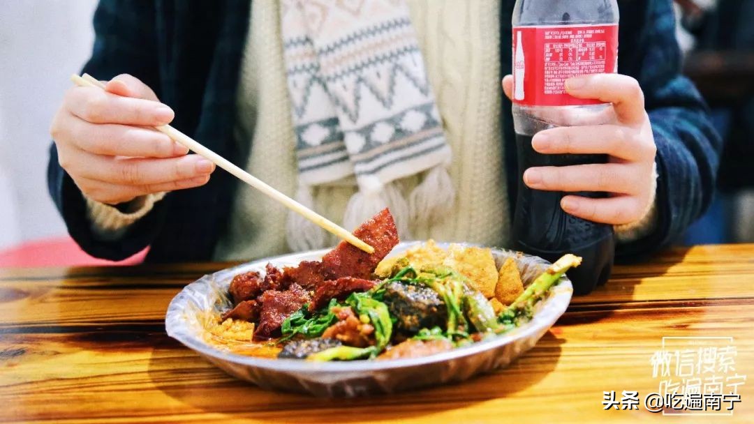 走错2次路，问了3个路人，终于找到偏僻小巷里的这家炸串店！