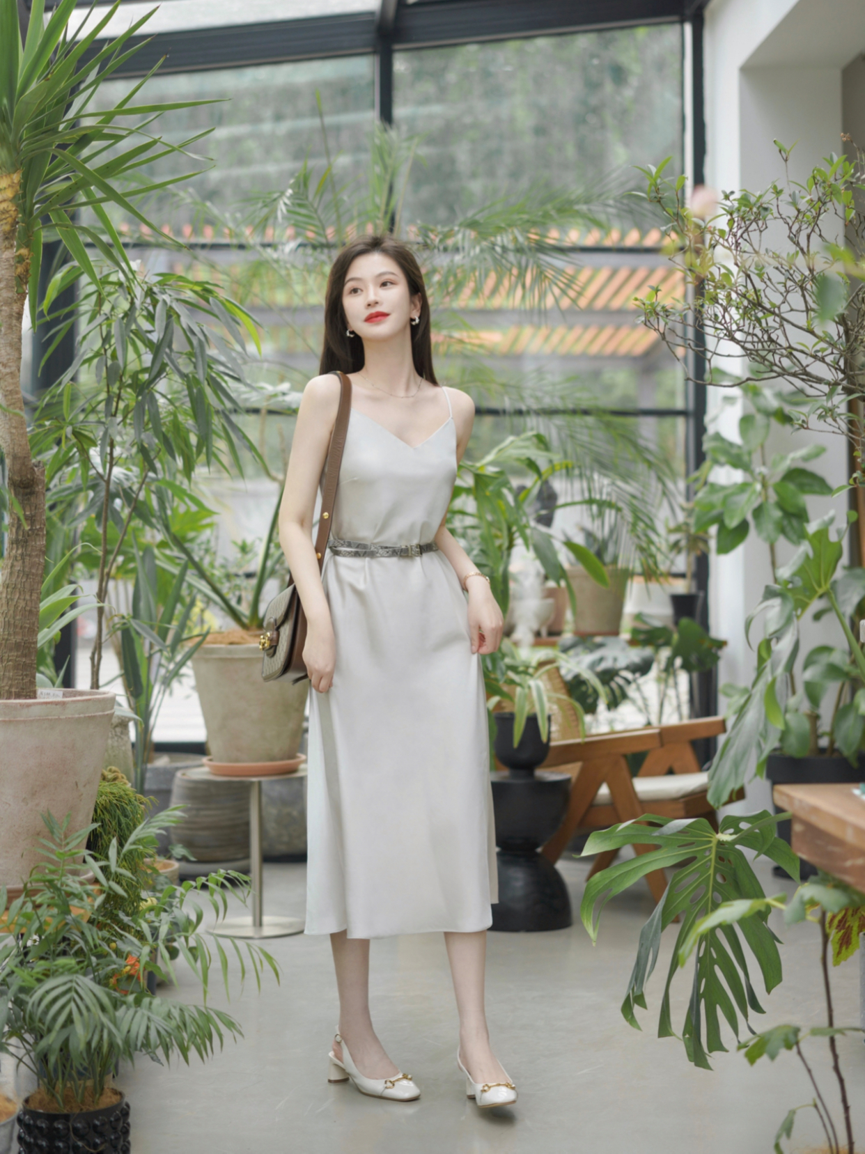 30多岁女人穿的裙子好看一点的,30岁女人穿连衣裙好看