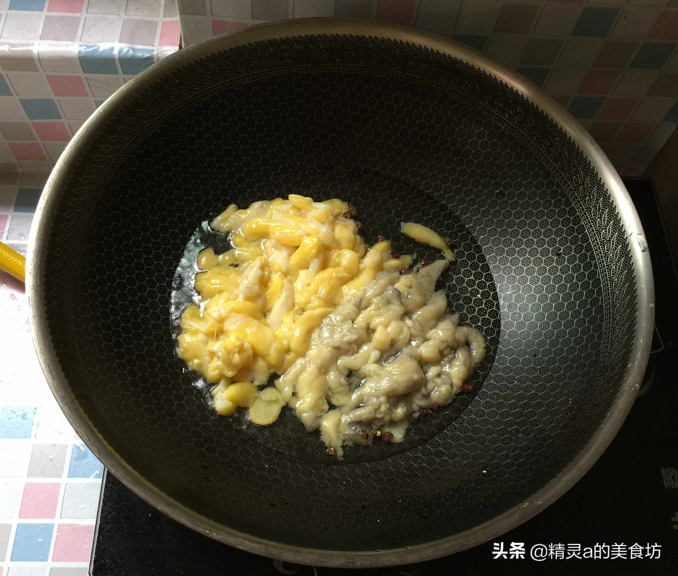 熬鸡油，直接下锅就大错特错啦！学会这一招，颜色澄黄，味道香浓