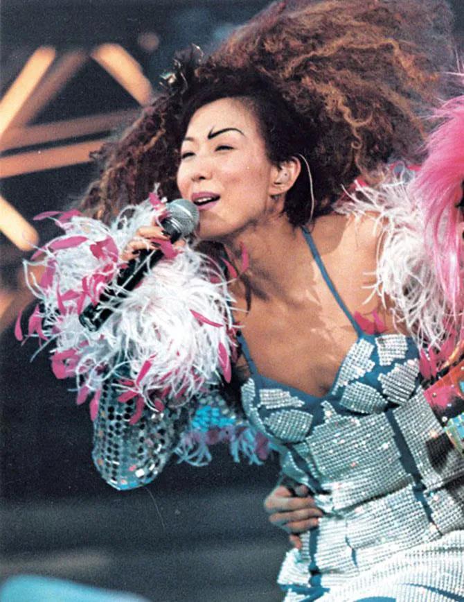 香港人对郑秀文的评价,郑秀文香港最后的天后