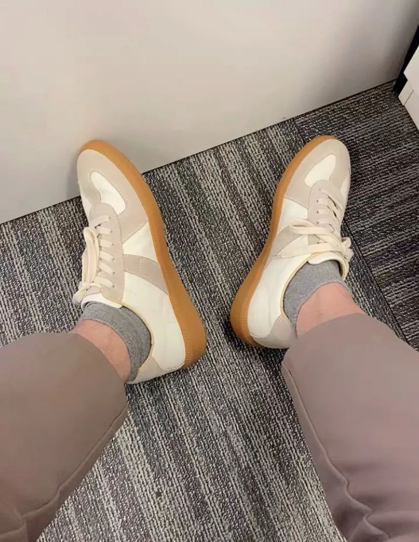 杨幂欧阳娜娜关晓彤,欧阳娜娜杨幂同款鞋